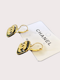 Chanel Beauty orecchini pendenti con brillantini