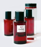 CHANEL N°1 De Chanel L'eau Rouge acqua profumata rivitalizzante per il corpo da 100 ml spray